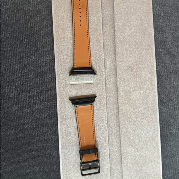 Hermès Apple Watch Band in black and Tan